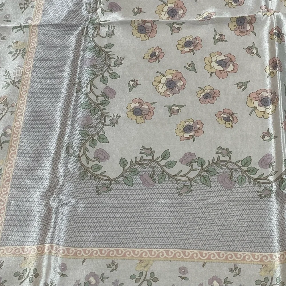 Vintage Liz Claiborne 100% Silk 30x30 Square Scarf Grey Pink Pretty Ditsy Floral